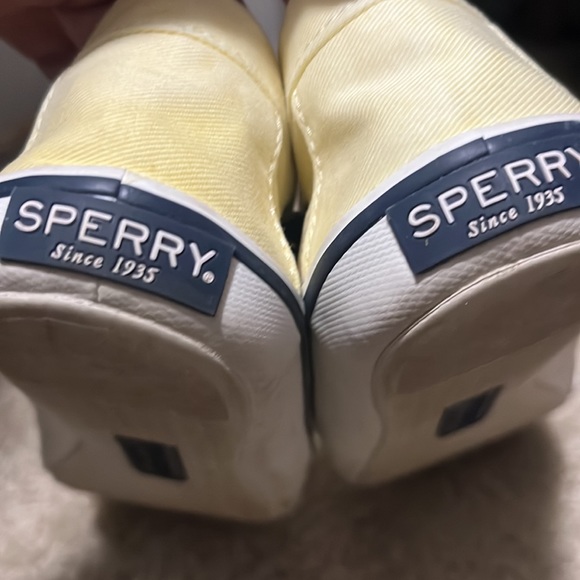 Sperry shoes - Picture 2 of 2